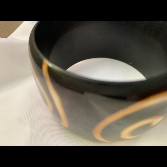 Bold Abstract Design Resin Modern Bangle Bracelet Wide Modernist Fashion - Picture 5 of 6